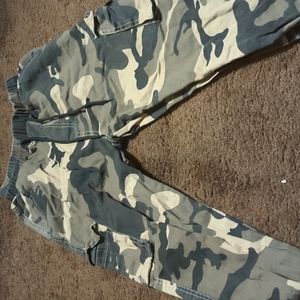 2 pairs camo joggers